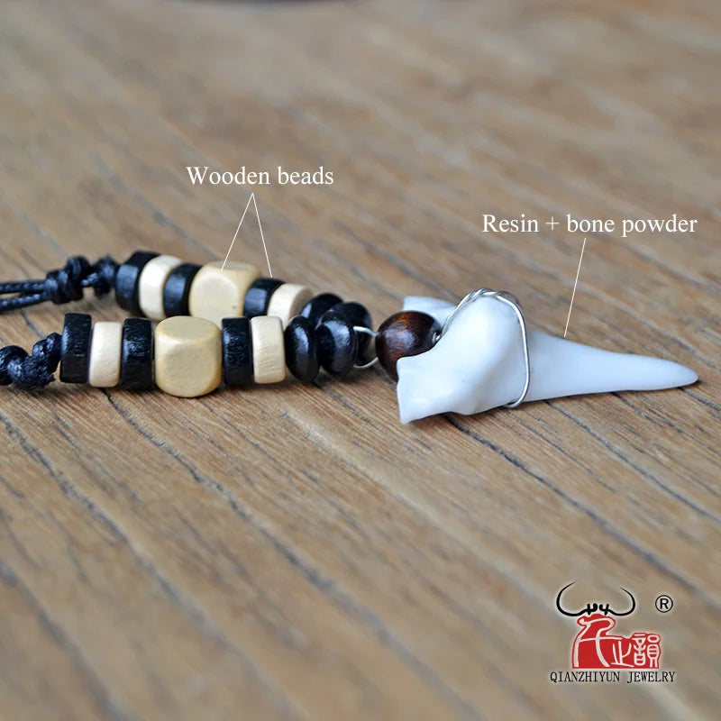 Collier pendentif dent de requin maori