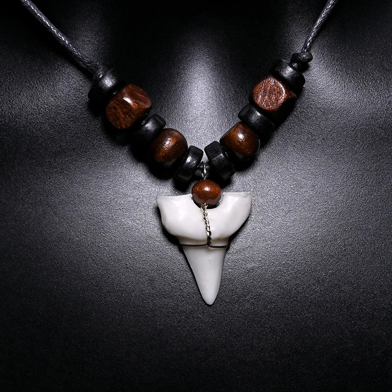 Collier pendentif dent de requin maori