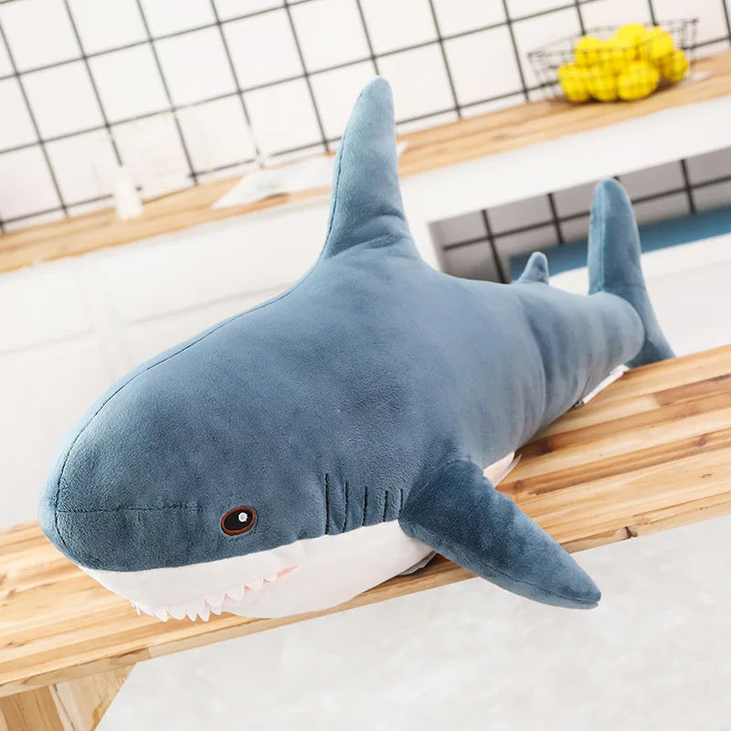 Peluche requin bleu
