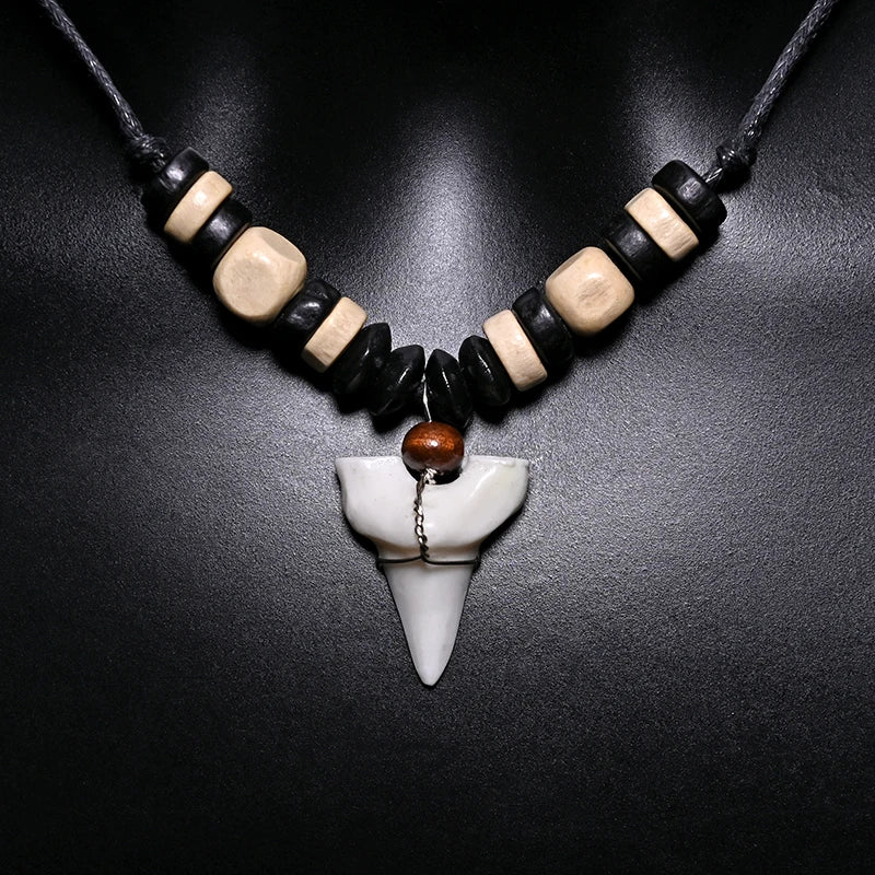 Collier pendentif dent de requin maori