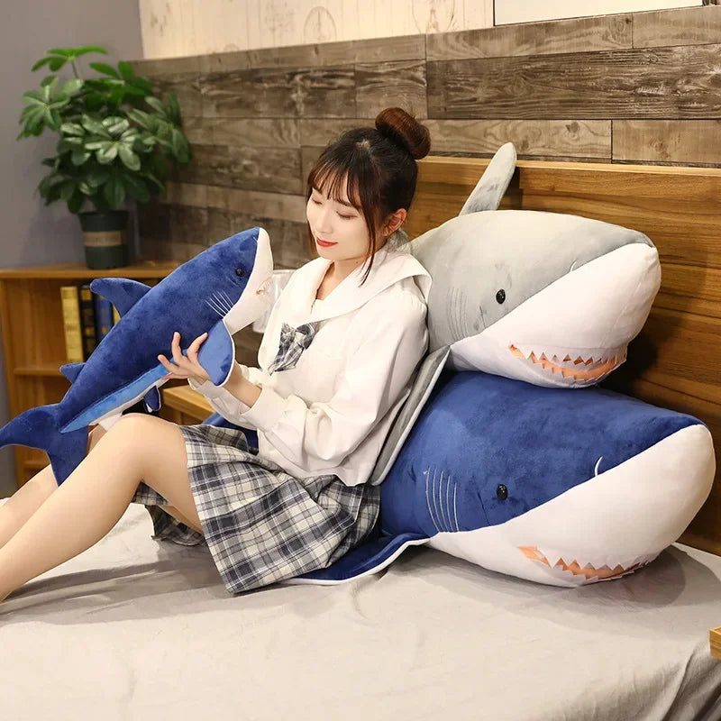 Peluche requin geante