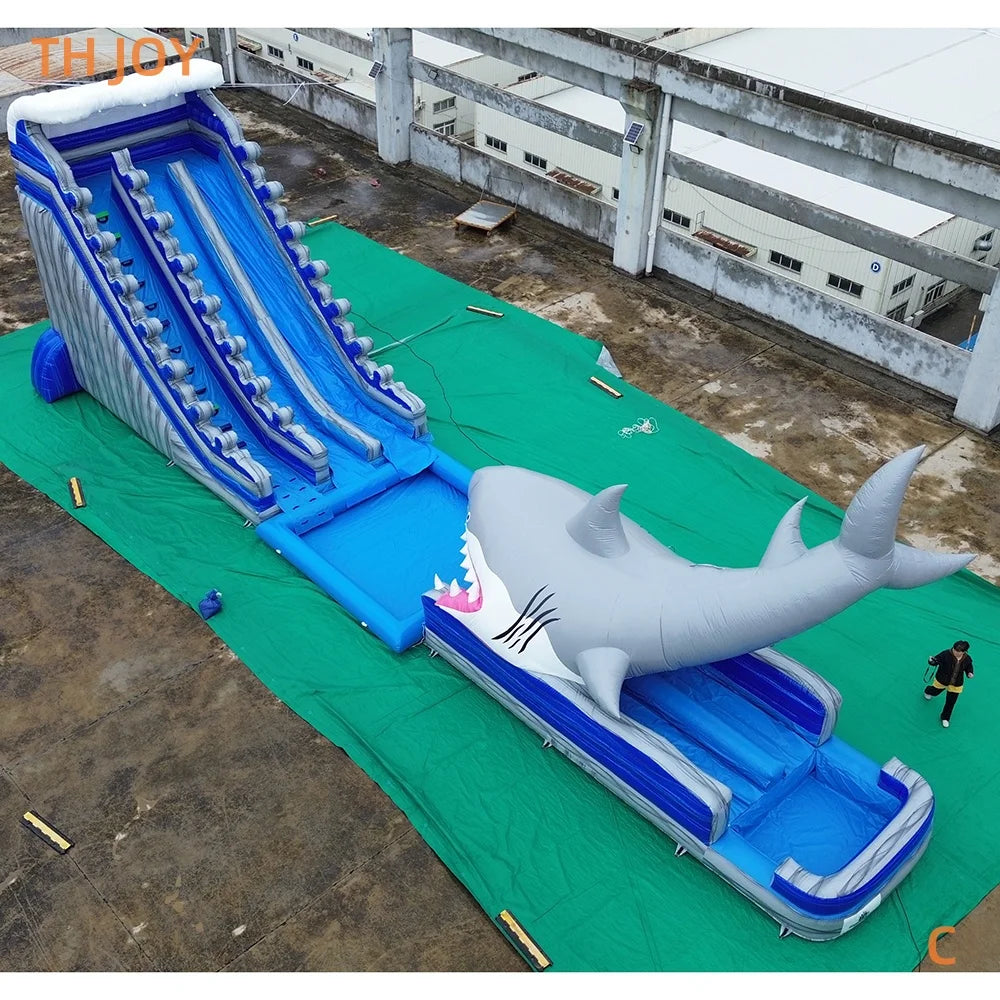 Toboggan requin geant