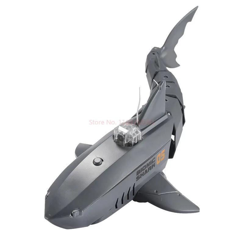 Requin télécommandé avec caméra — modèle rechargeable