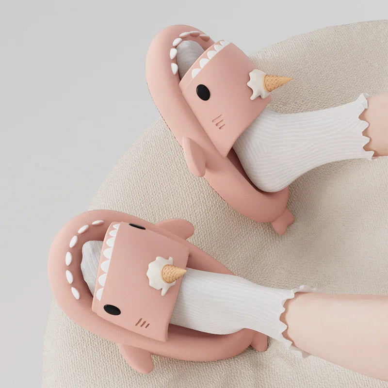 Claquettes requin licorne