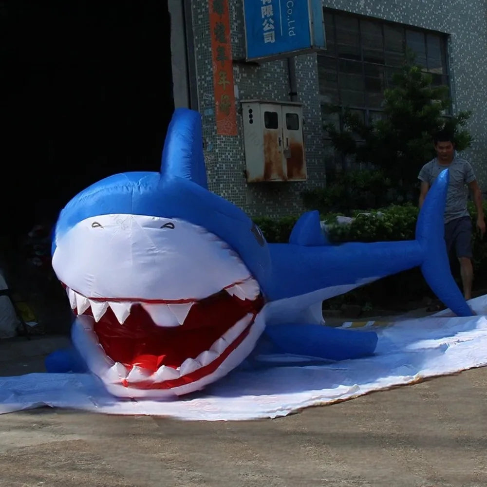 Requin gonflable bleu