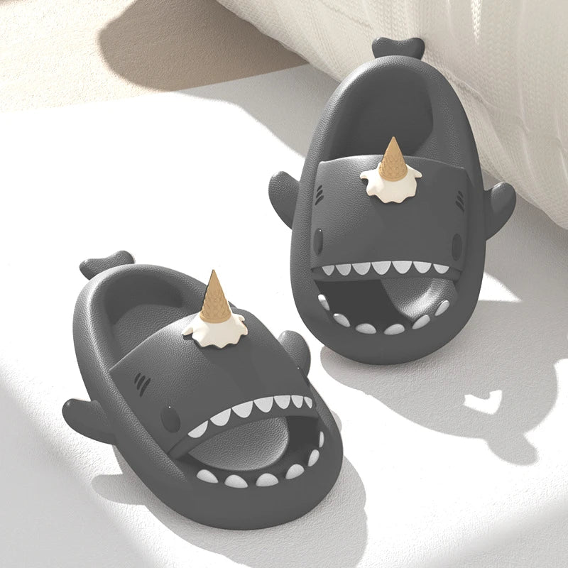 Claquettes requin licorne