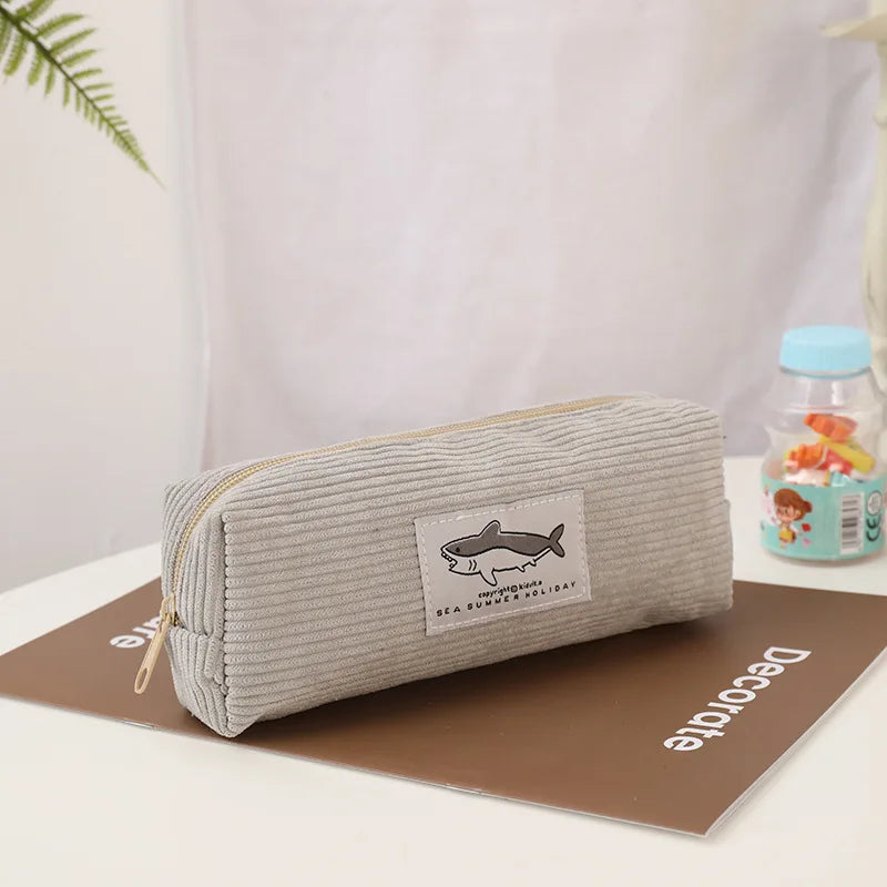 Trousse requin design