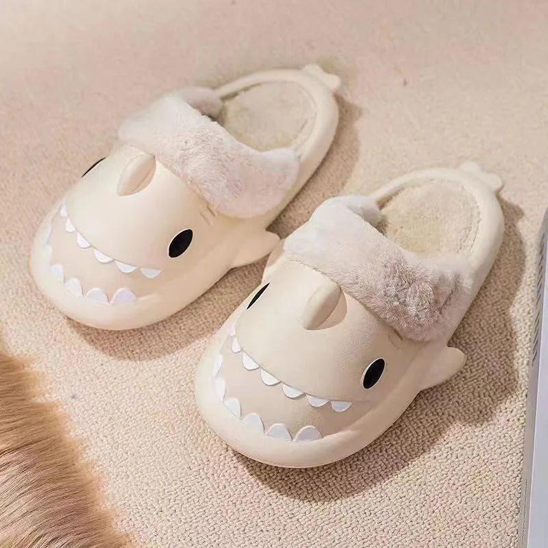 Chaussons requin moumoute