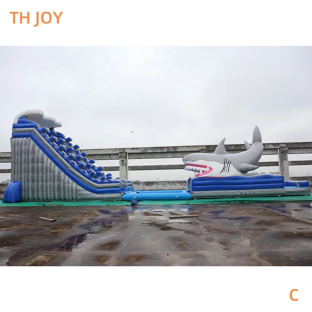 Toboggan requin geant