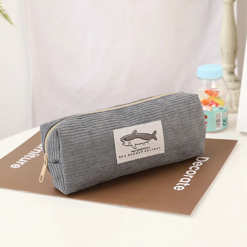 Trousse requin design