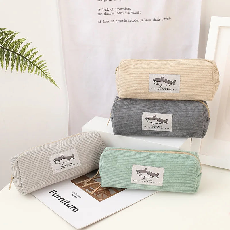 Trousse requin design