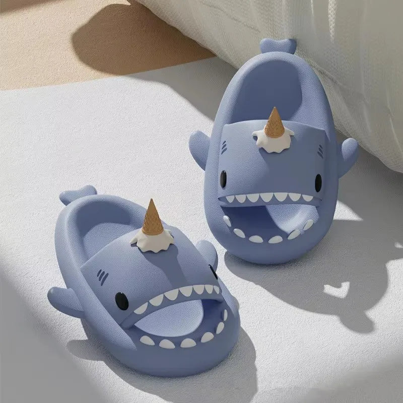 Claquettes requin licorne