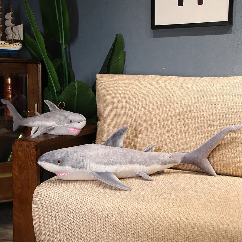 Peluche requin kawaii grise