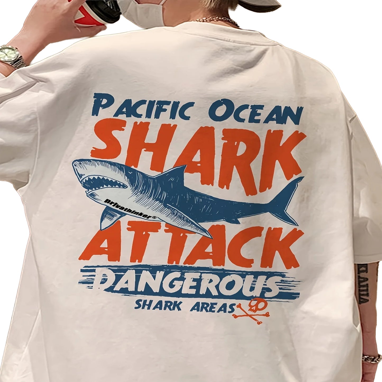 T shirt attaque de requin